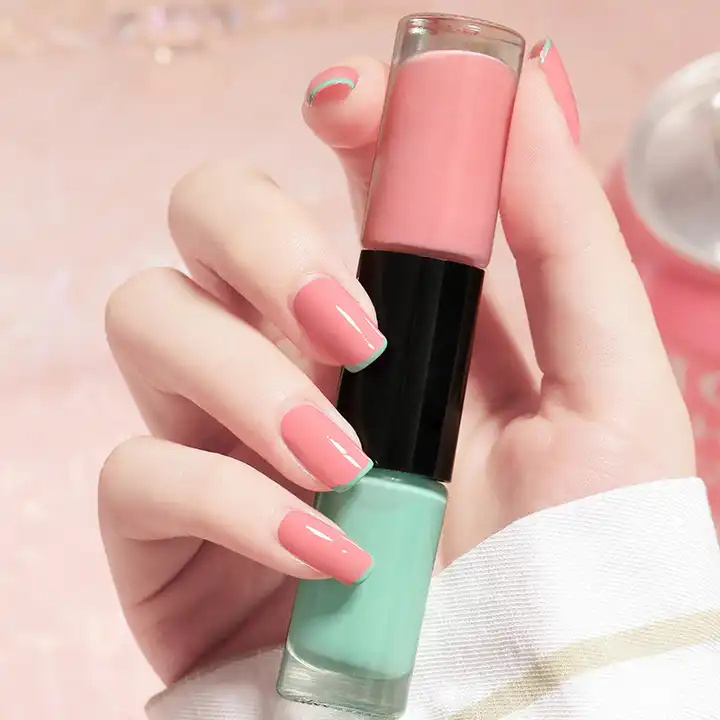 What Are Dip Powder Nails?